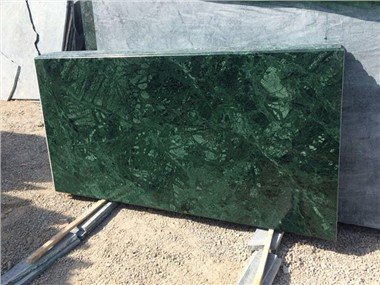 Pisos de mármore verde