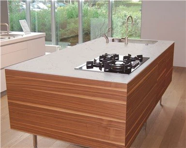 Bancada de quartzo branco leitoso