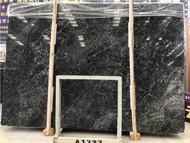 Mesa de jantar em mármore preto e cinza