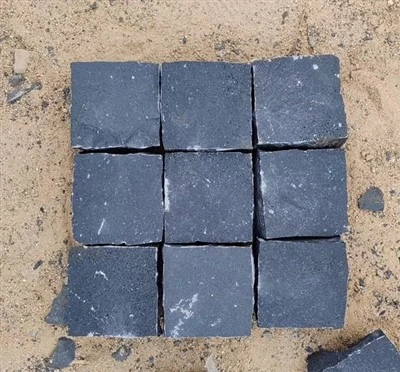 Cubo de Basalto Negro