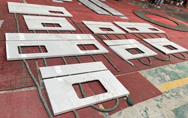 Bancadas de banheiro em mármore branco